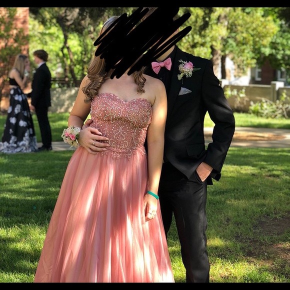 Prom dress - Picture 2 of 3